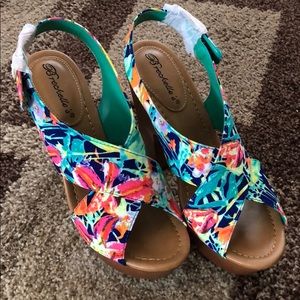 🌺🌸New Floral Platform Breckelle’s Heel’s🌸🌺